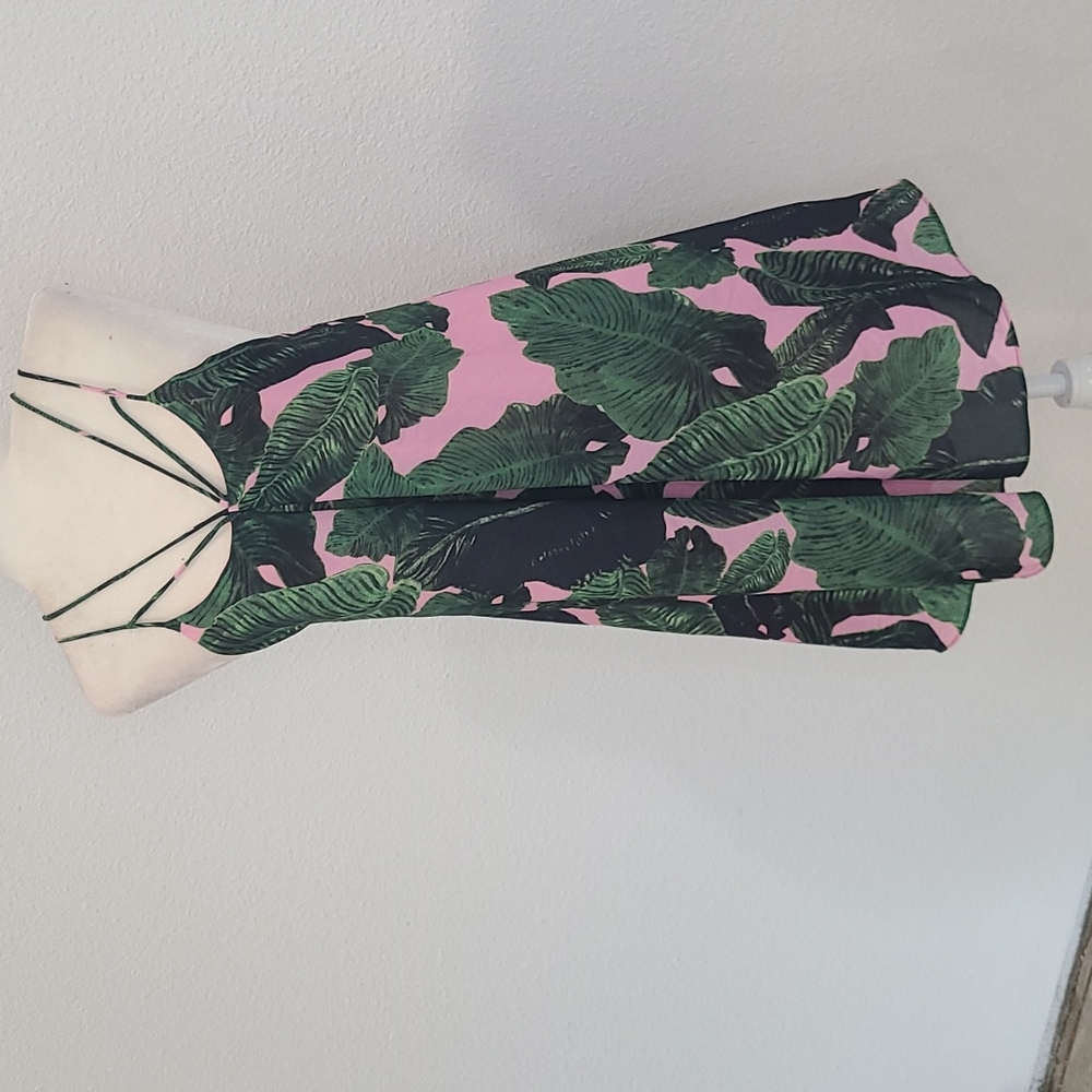 Tropical palm or banana leaf print pink dress medium